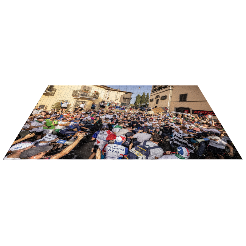 Puzzle « Thibaut Pinot dans sa Curva, Lombardie 2023 »