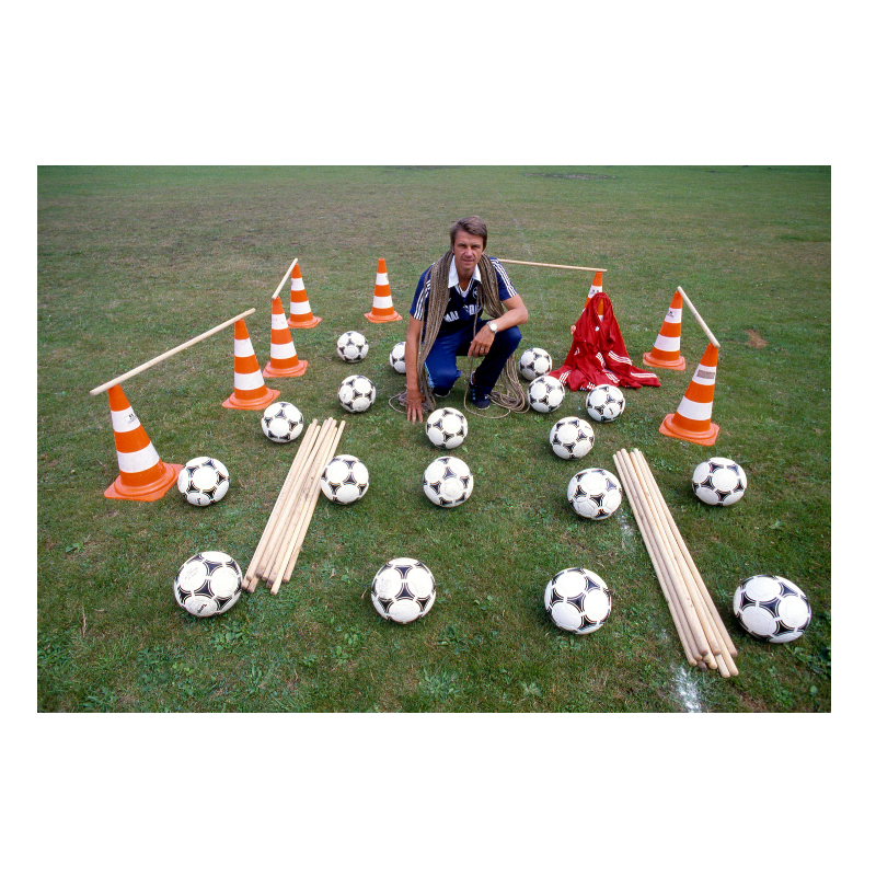 Aimé Jacquet prépare son entraînement, 1981