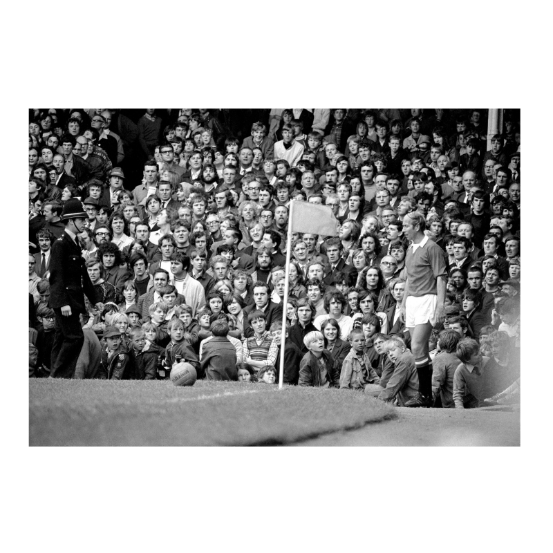 Bobby Charlton at corner, 1971