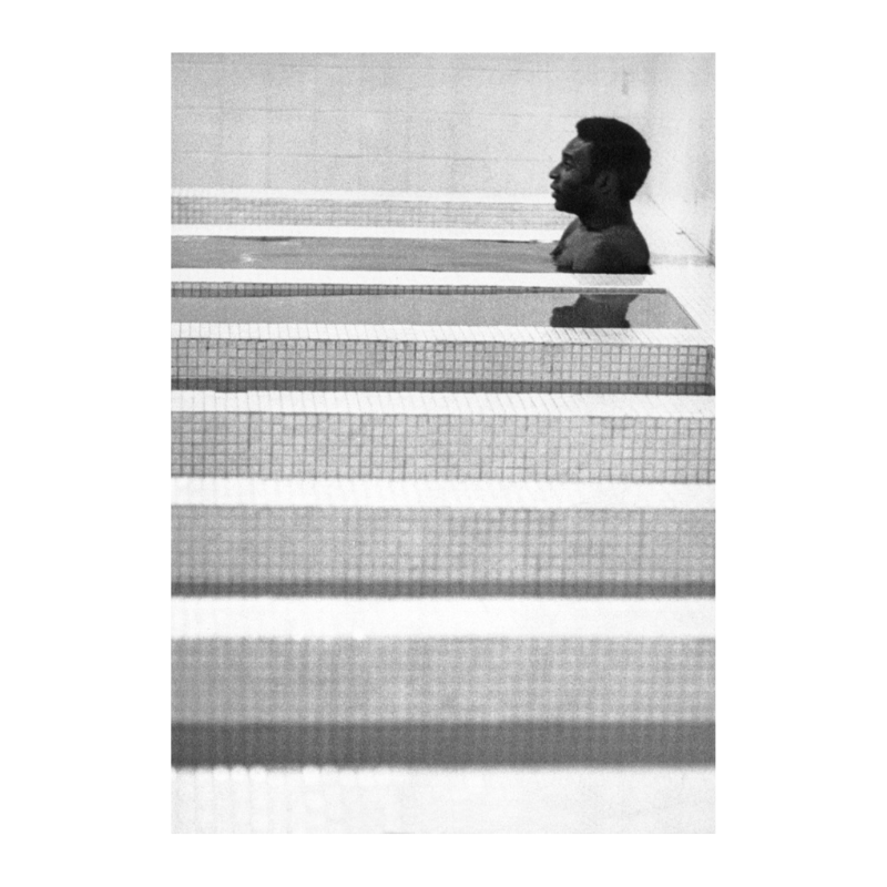 Pelé dans son bain, 1974