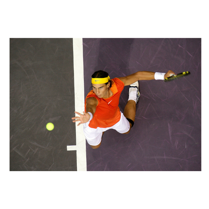 Rafael Nadal au service à Madrid, 2005