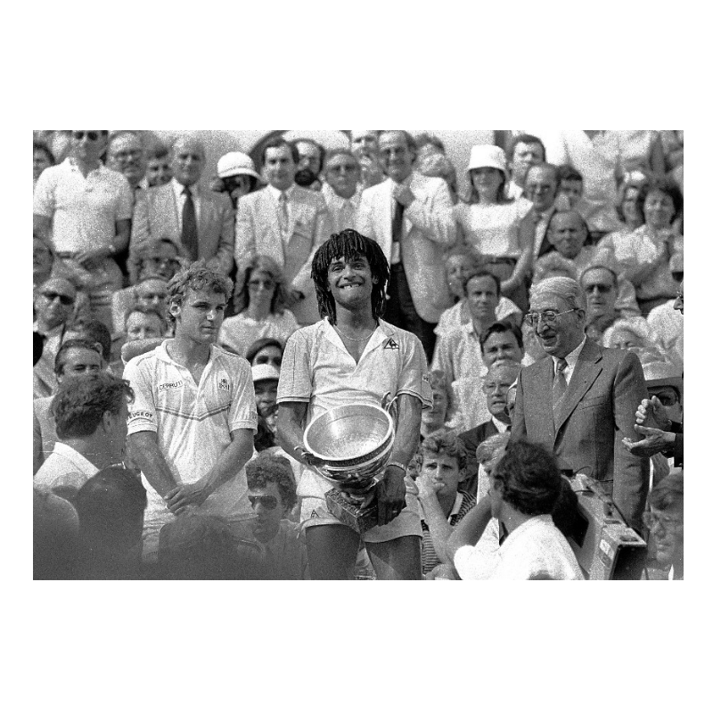 Yannick Noah soulève le trophée, Roland-Garros 1983