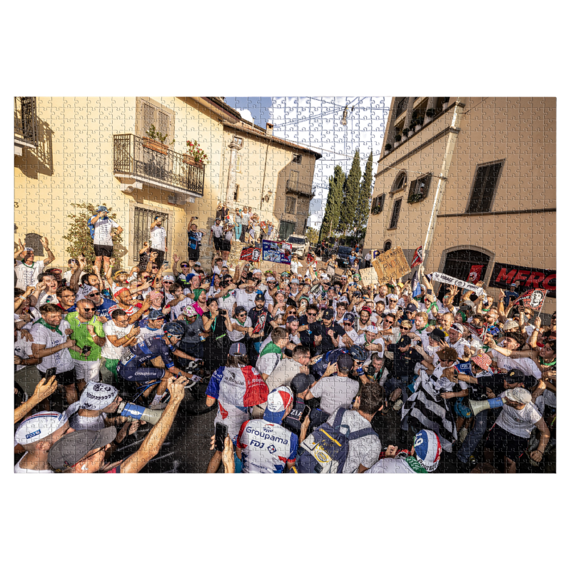 Puzzle  « Thibaut Pinot dans sa Curva, Lombardie 2023 »