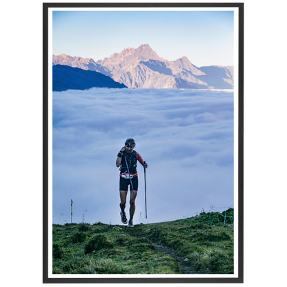 Lever de soleil sur une traileuse de l'UTMB, 2016