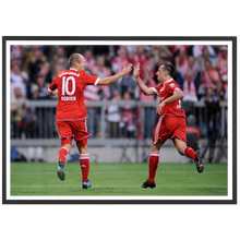 Charger l'image dans la galerie, Tape dans la main entre Robben et Ribéry, 2009