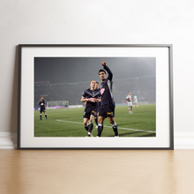 Charger l'image dans la galerie, Célébration de Gourcuff contre Paris, 2009