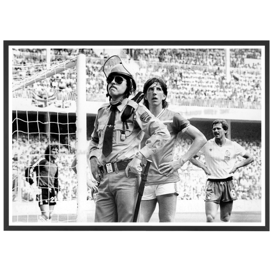 Paul Mariner et le policier espagnol, 1982