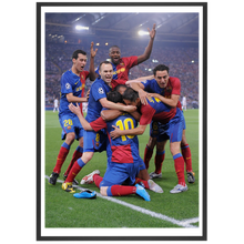 Charger l'image dans la galerie, Xavi &amp; Iniesta fêtent le but de Messi, C1 2009