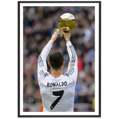 Ronaldo avec son Ballon d'or, 2014