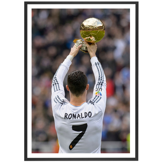 Ronaldo con il suo Pallone d'Oro, 2014 
