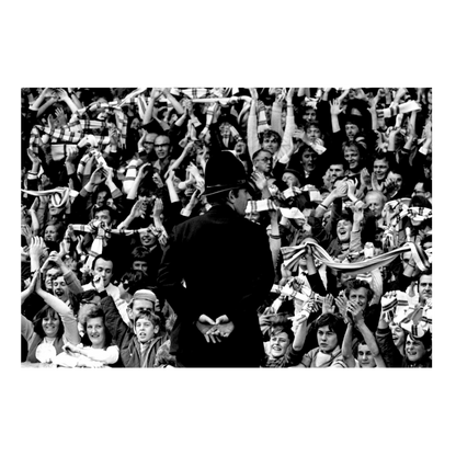 Policier anglais surveillant des supporters de Leeds, 1970