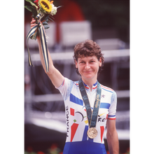 Charger l'image dans la galerie, T-Shirt JEANNIE (Longo)