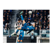 Charger l'image dans la galerie, La retournée acrobatique de Ronaldo, 2018