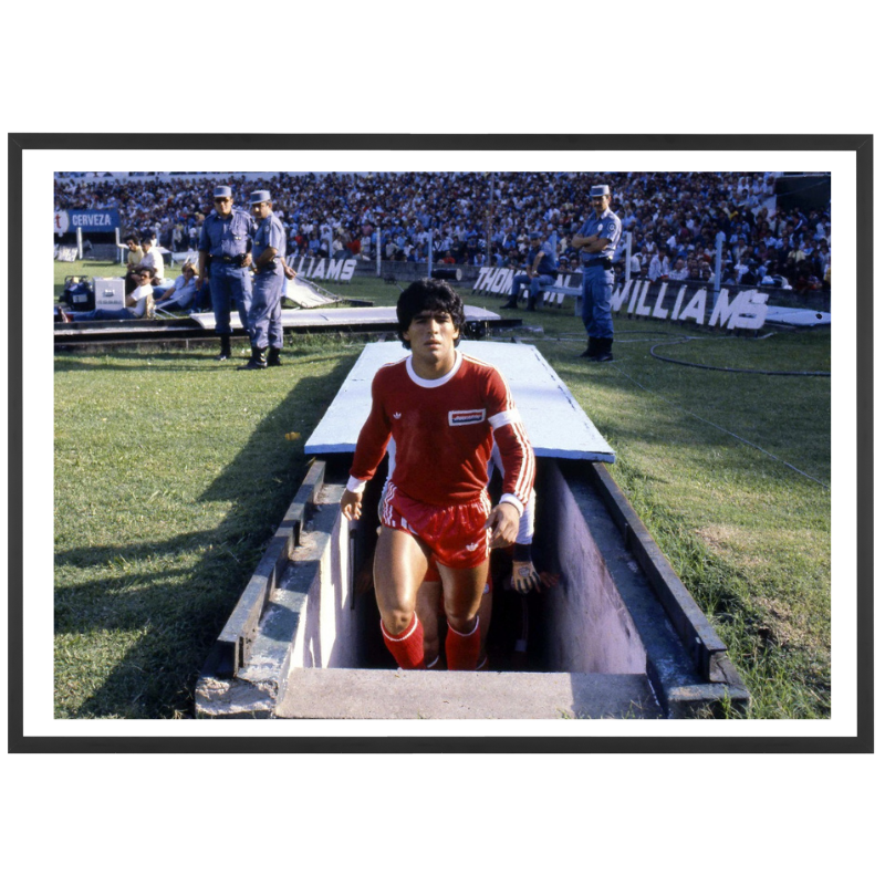 Maradona sort du tunnel, 1980