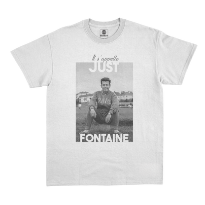 Maglietta bianca. Il suo nome è "Just Fontaine".