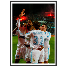 Charger l'image dans la galerie, Drogba célèbre son but face à Liverpool, 2004