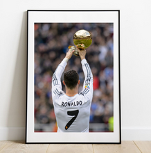 Charger l&#39;image dans la galerie, Ronaldo avec son Ballon d&#39;or, 2014