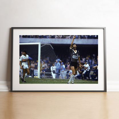 Célébration poing levé de Socrates, 1983