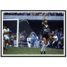 Charger l'image dans la galerie, Célébration poing levé de Socrates, 1983