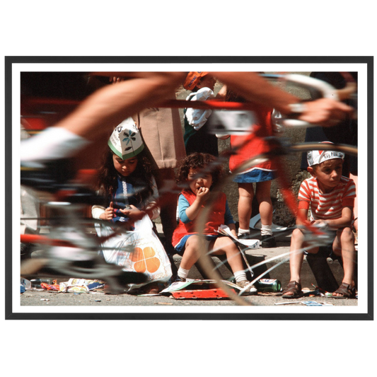 Enfants regardant passer le Tour de France, 1977