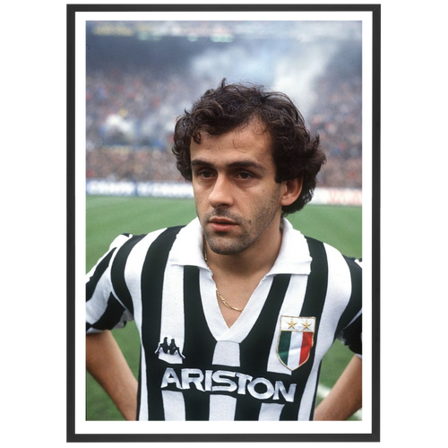 Michel Platini immerso nei suoi pensieri, Torino 1983