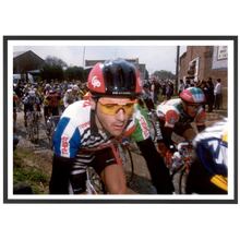 Charger l'image dans la galerie, Jalabert sur les pavés de Paris-Roubaix, 1990