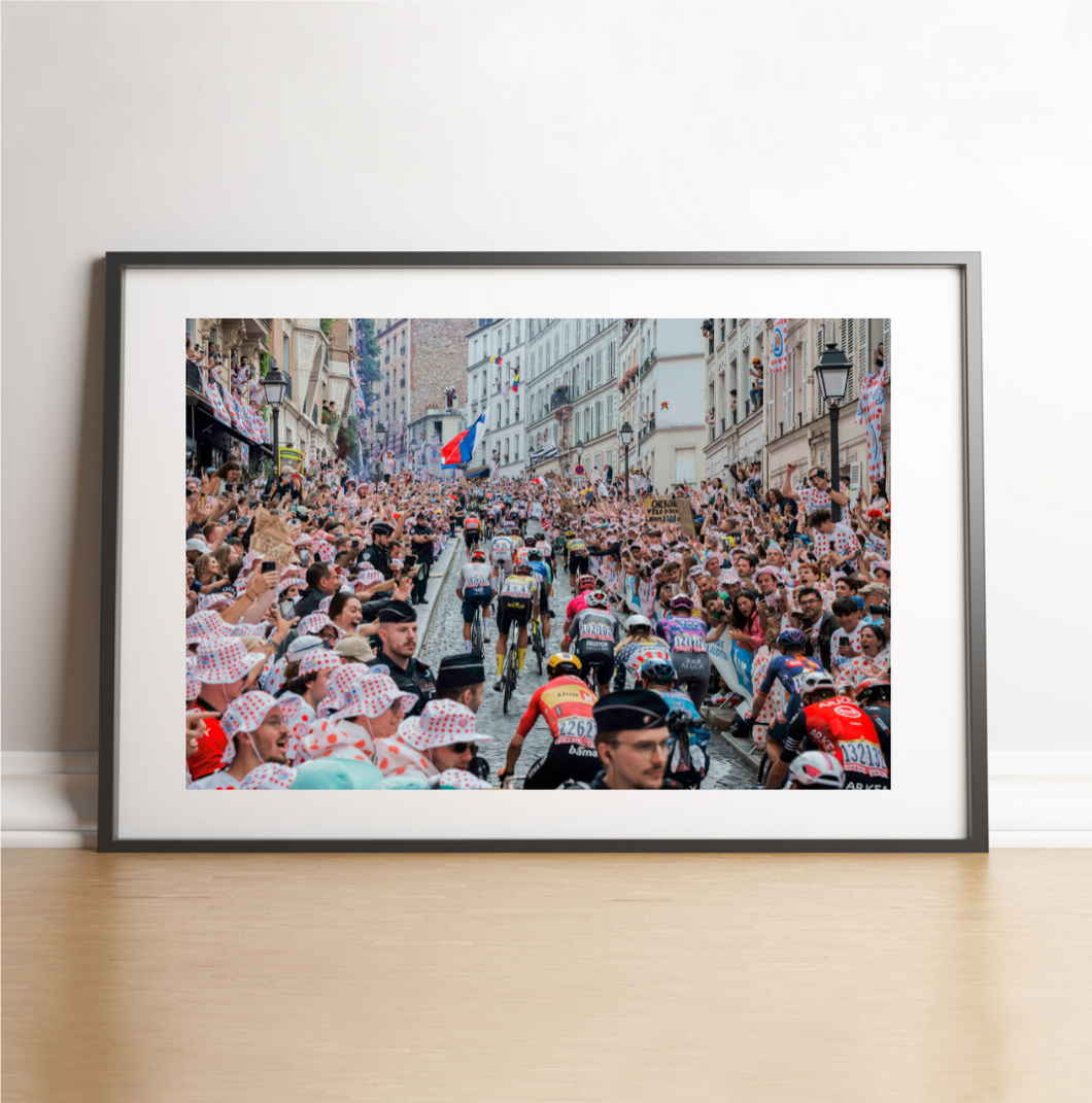 Ascension de la rue Lepic à Montmarte, Tour de France 2025
