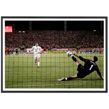 Charger l'image dans la galerie, Arrêt de Dudek contre le Milan AC, 2005