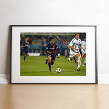 Charger l'image dans la galerie, Course de Ronaldinho face à l'OM, 2003