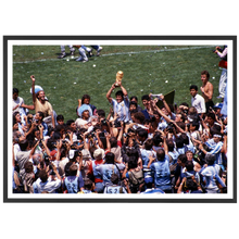Charger l'image dans la galerie, Maradona avec la coupe du monde, 1986