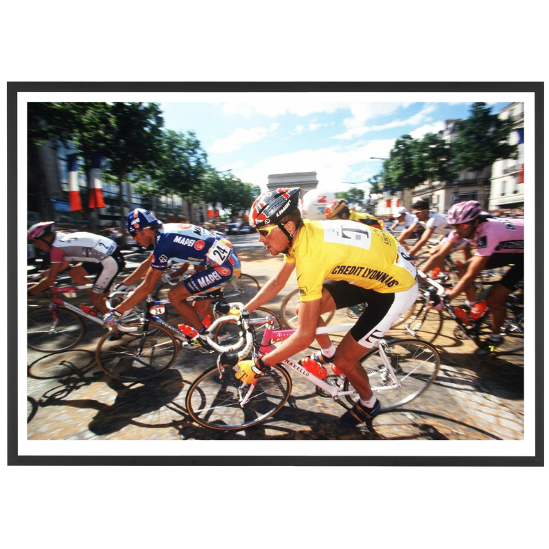 Jan Ullrich en jaune sur les Champs Elysées, 1997