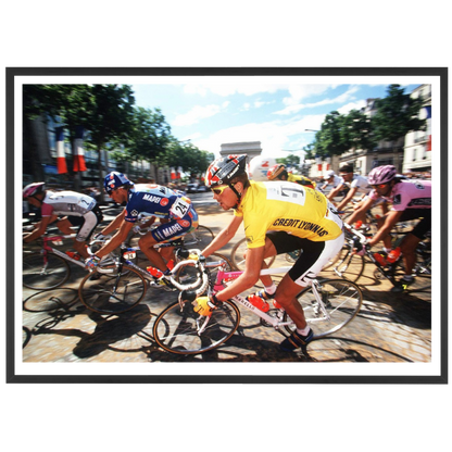 Jan Ullrich en jaune sur les Champs Elysées, 1997
