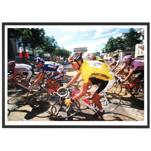 Jan Ullrich en jaune sur les Champs Elysées, 1997