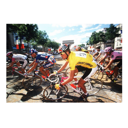 Jan Ullrich en jaune sur les Champs Elysées, 1997