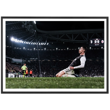 Charger l'image dans la galerie, Glissade de Cristiano Ronaldo, 2019