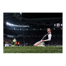 Charger l'image dans la galerie, Glissade de Cristiano Ronaldo, 2019