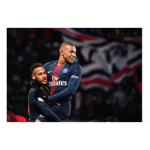 Charger l'image dans la galerie, Mbappé et Neymar célèbrent ensemble, 2019