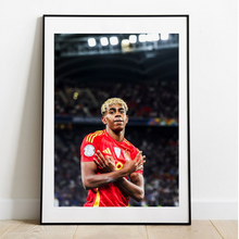 Charger l'image dans la galerie, Lamine Yamal célèbre son doublé, 2025