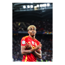 Charger l'image dans la galerie, Lamine Yamal célèbre son doublé, 2025