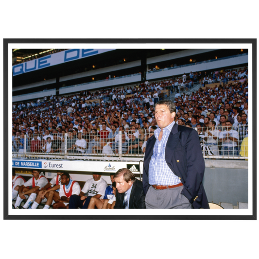 Rolland Courbis sur le banc de l’OM au Vélodrome, 1997