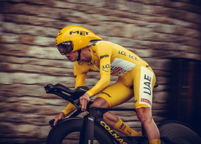 Chris Froome under the fumis in Alpe d'Huez, 2018