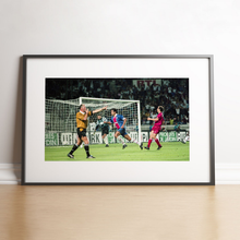 Charger l'image dans la galerie, Raï célèbre son but face au Steaua Bucarest, 1997