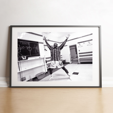 Charger l'image dans la galerie, Thierry Henry seul dans le vestiaire d'Arsenal, 2002