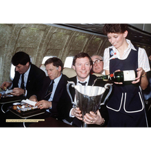 Charger l'image dans la galerie, Magazine collector "Les années 80" par So Foot