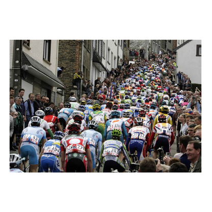 Peloton dans une montée de Liège-Bastonne-Liège, 2006