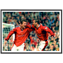 Charger l'image dans la galerie, La joie d’Eric Cantona et David Beckham, 1996