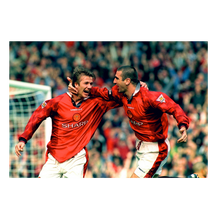Charger l'image dans la galerie, La joie d’Eric Cantona et David Beckham, 1996