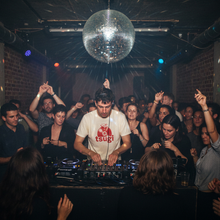 Charger l'image dans la galerie, T-Shirt "disque-jockey Tsugi" natural raw