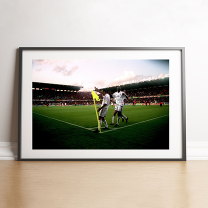 Célébration de Djorkaeff et Vieira face à l'Espagne, 2000