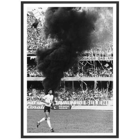 Socrates sur fond de fumigène noir, 1984